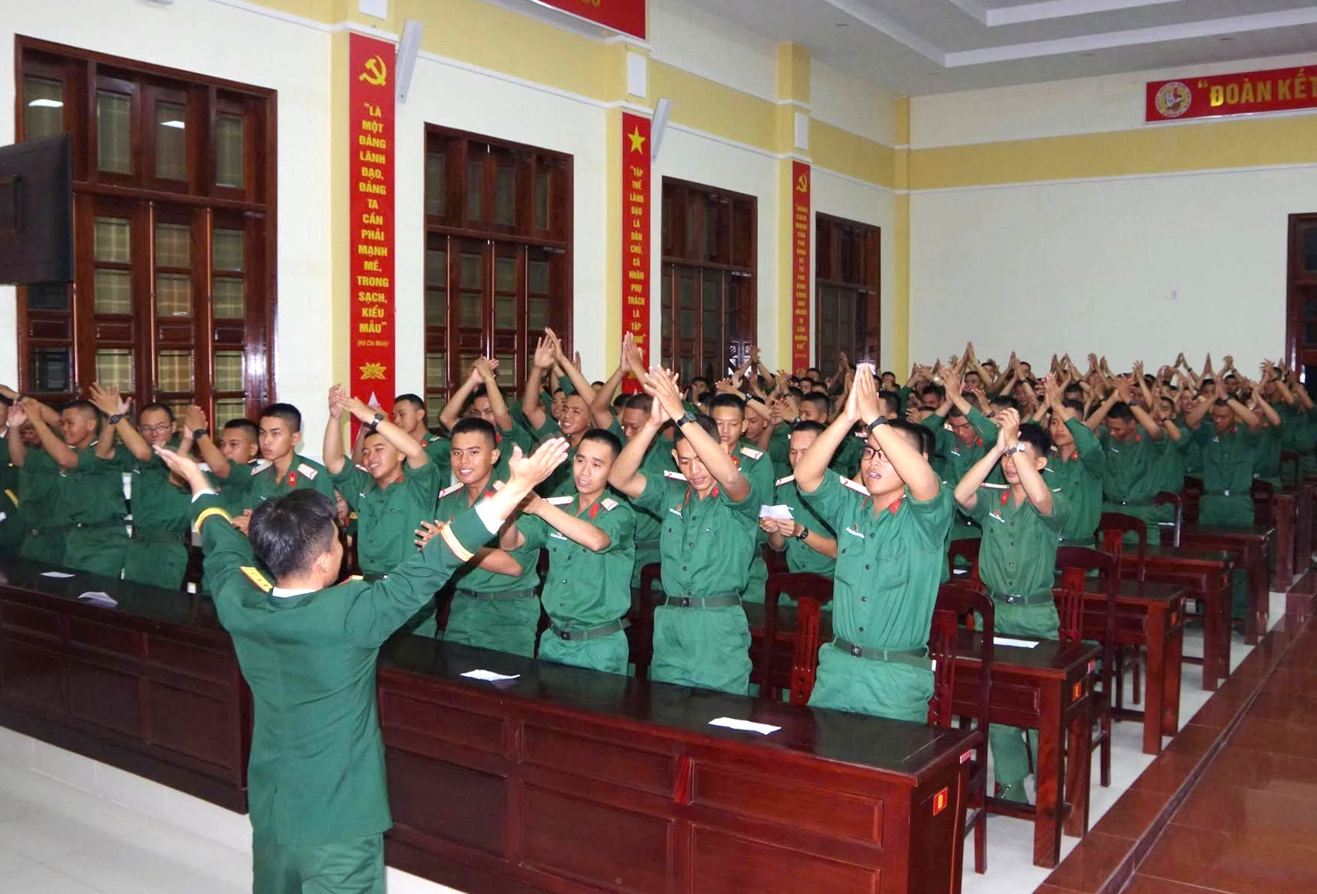Các đơn vị quản lý bộ đội chặt chẽ, linh hoạt trong mùa World Cup